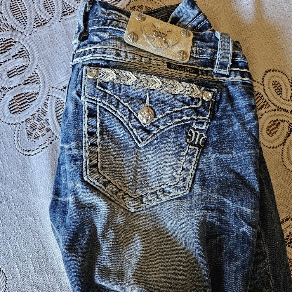 Miss Me destructed Size 30 Jeans